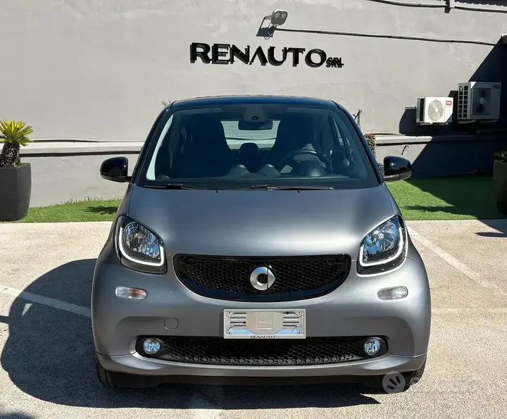 Smart Fortwo 2019 photo 2