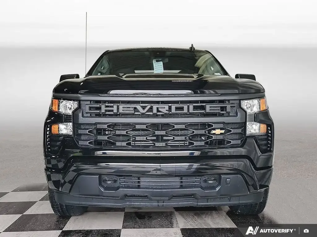 Chevrolet Silverado 1500 2026 photo 2