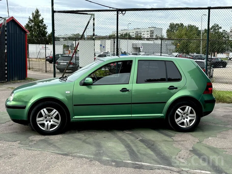 Volkswagen Golf 2002 photo 2