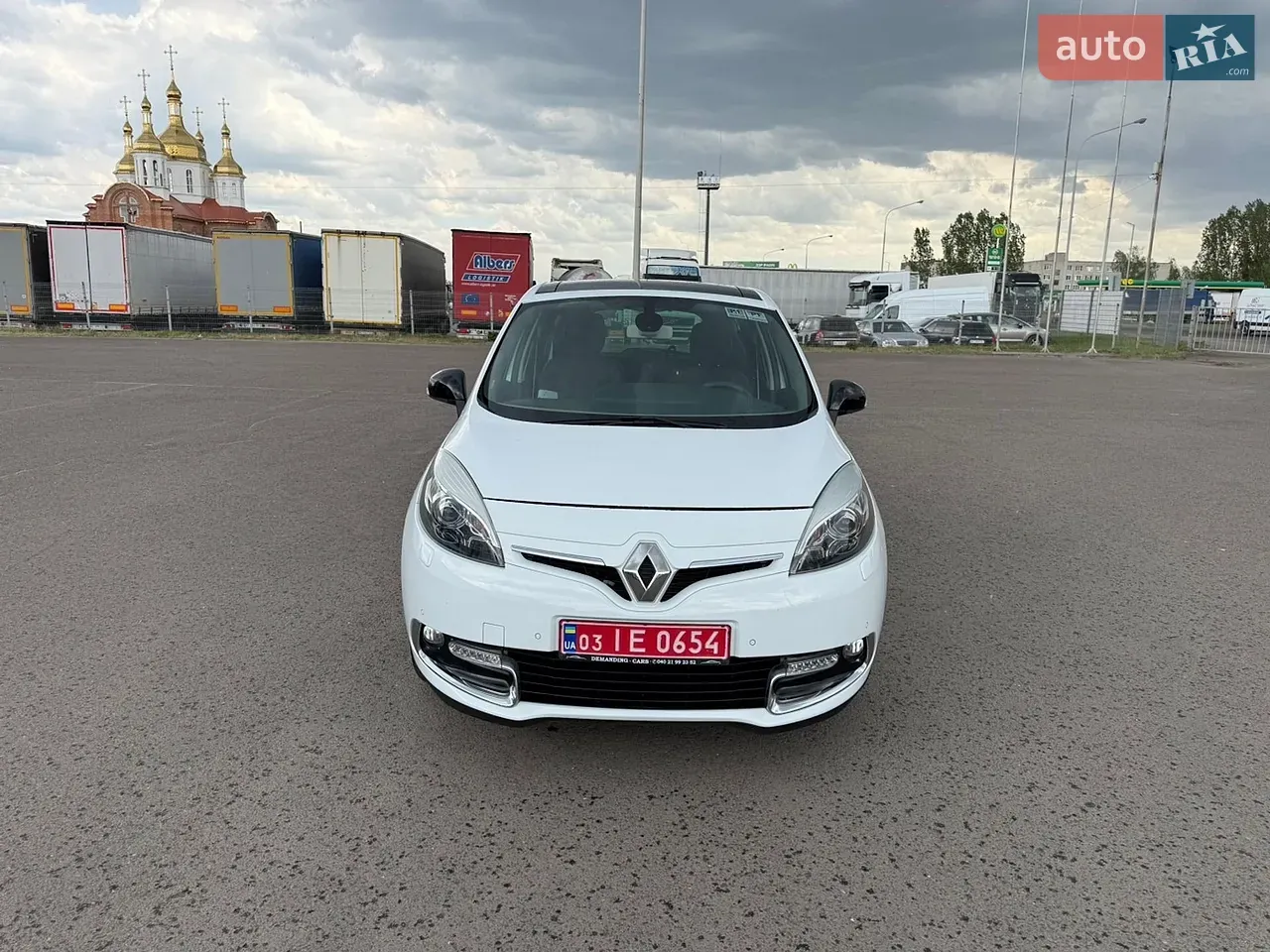 Renault Grand Scenic 2012 photo 2