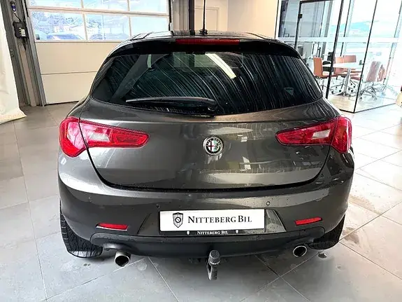 Alfa Romeo Giulietta 2015 photo 5