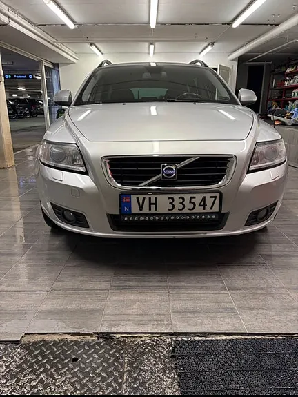Volvo V50 2010 photo 2