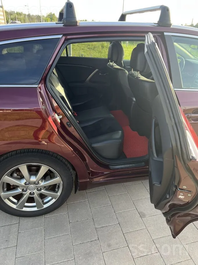 Toyota Avensis 2014 photo 5