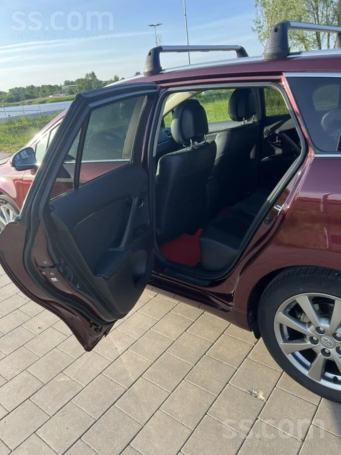 Toyota Avensis 2014 photo 3
