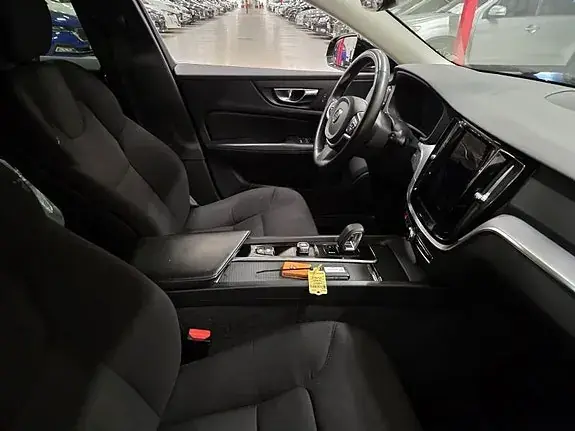 Volvo V60 2022 photo 4