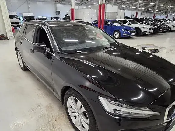 Volvo V60 2022 photo 3