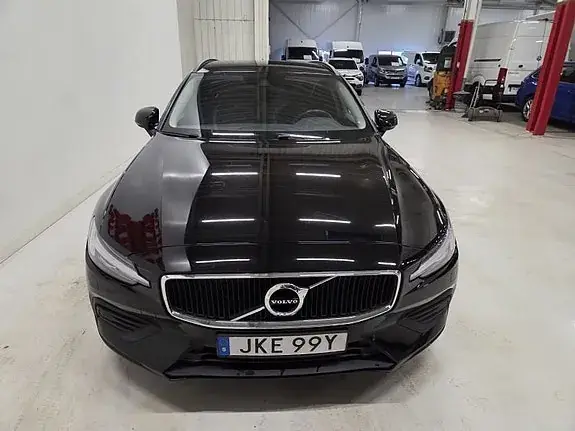 Volvo V60 2022 photo 2