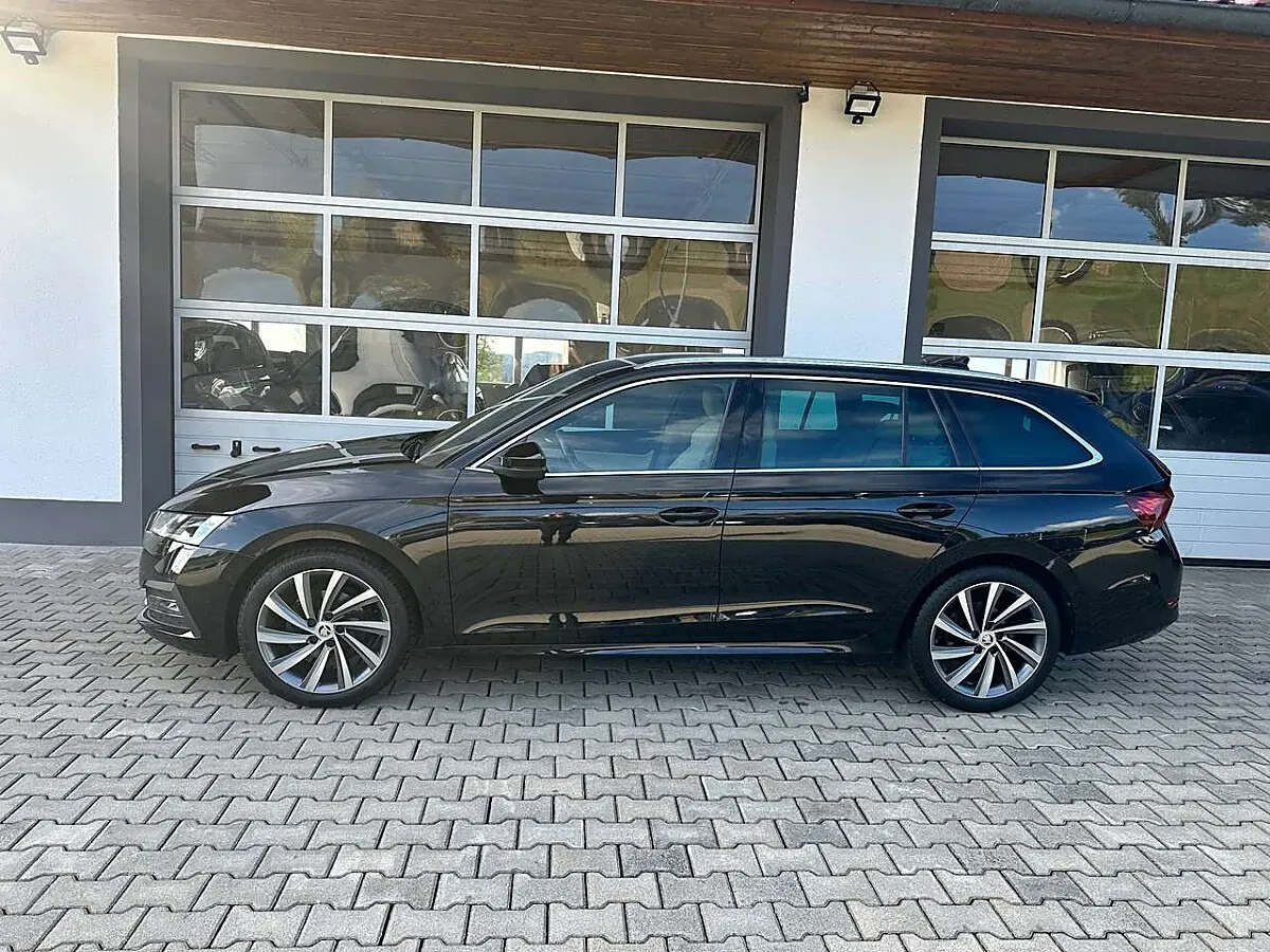 Skoda Octavia 2023 photo 2