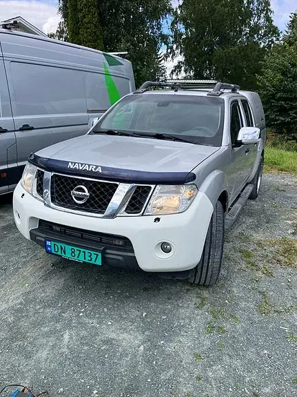 Nissan Navara 2012 photo 2