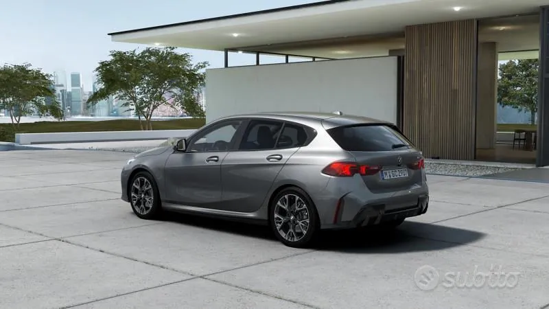 BMW 1 Series 2026 photo 2
