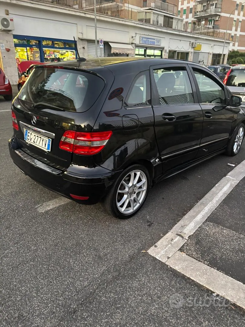 Mercedes-Benz B 180 Cdi 2010 photo 4