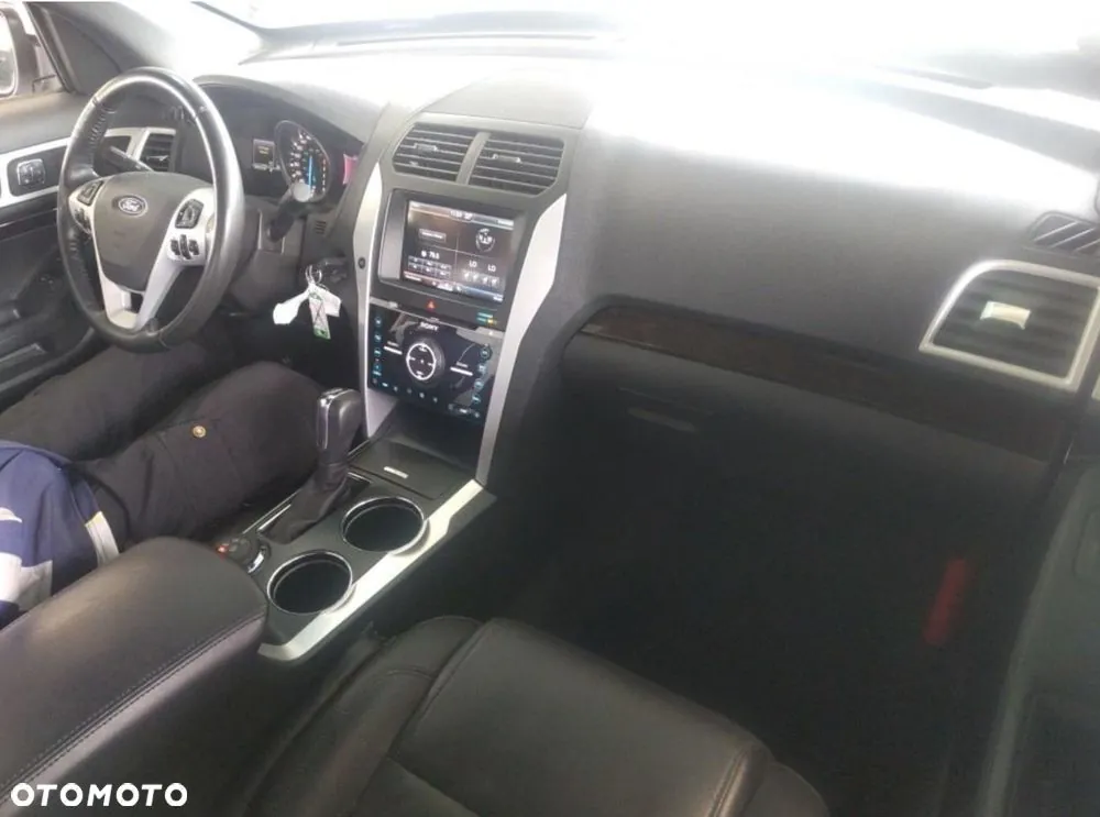 Ford Explorer 2012 photo 5