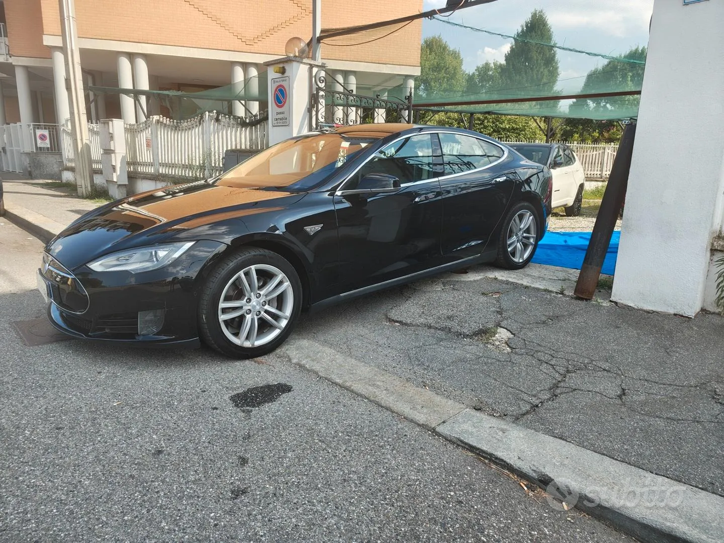 Tesla Model S 2015 photo 4
