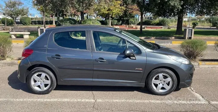 Peugeot 207 2010 photo 4