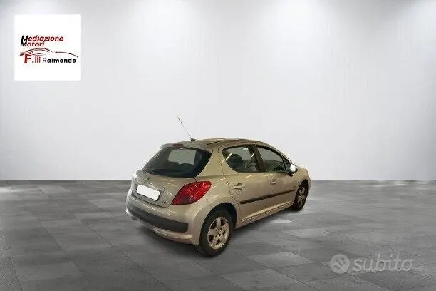Peugeot 207 2009 photo 2