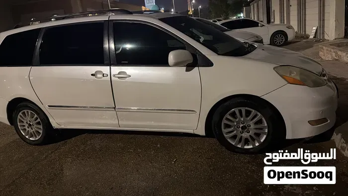Toyota Sienna 2008 photo 4