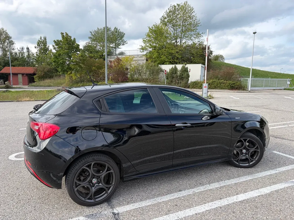 Alfa Romeo Giulietta 2014 photo 3