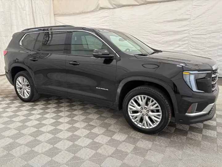 GMC Acadia 2025 photo 3