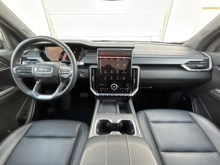 GMC Acadia 2025 photo 4