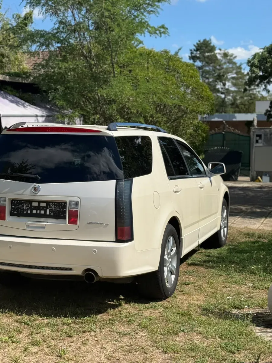 Cadillac Srx 2010 photo 3