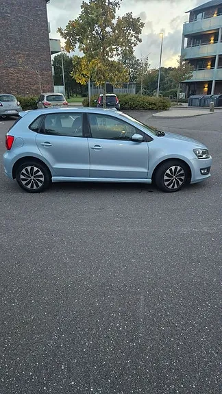 Volkswagen Polo 2015 photo 2