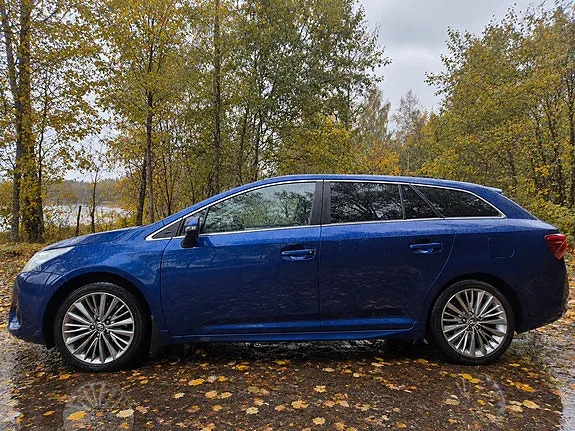 Toyota Avensis 2015 photo 4