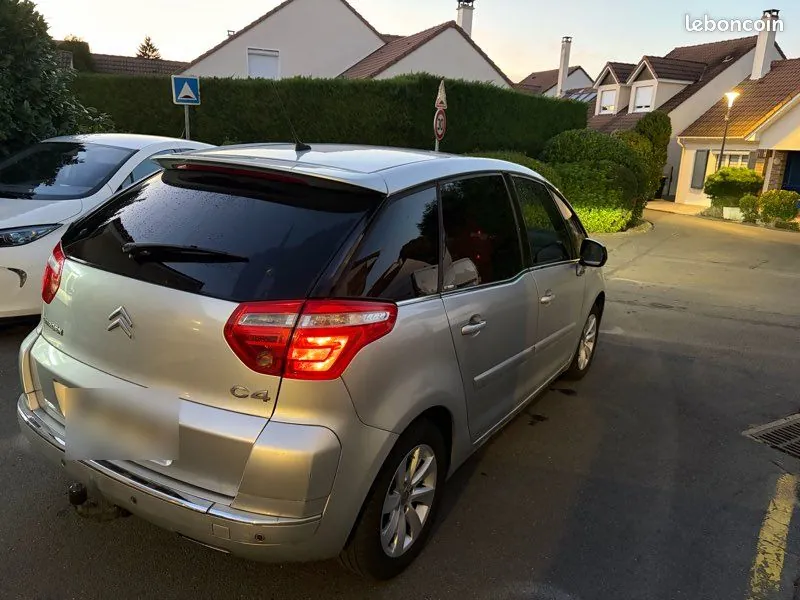Citroen C4 Picasso 2010 photo 2
