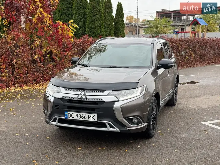 Mitsubishi Outlander 2018 photo 3