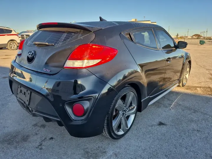 Hyundai Veloster 2013 photo 5