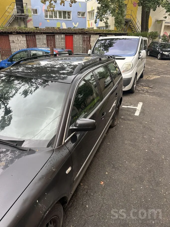 Volkswagen Passat 2003 photo 2