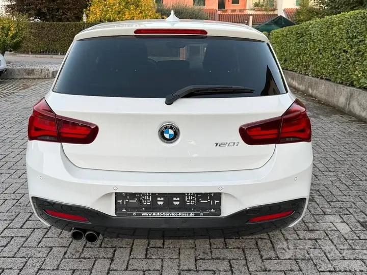 BMW 120I 2019 photo 5