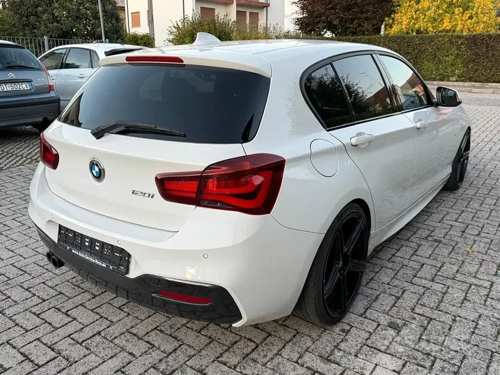 BMW 120I 2019 photo 4