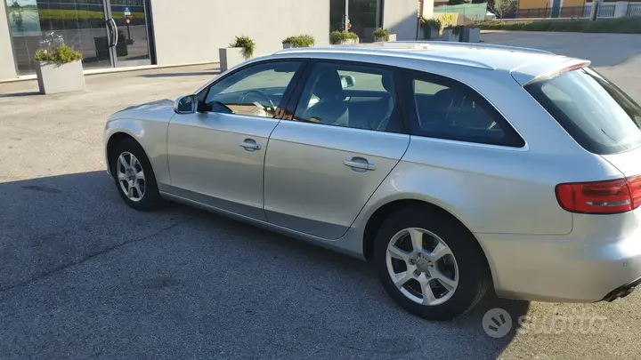 Audi A4 Avant 2011 photo 4