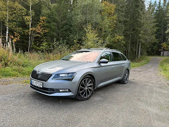 Skoda Superb 2016 photo 2