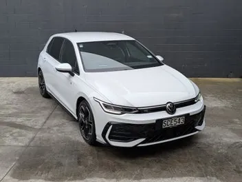 Volkswagen Golf 2026 photo 2