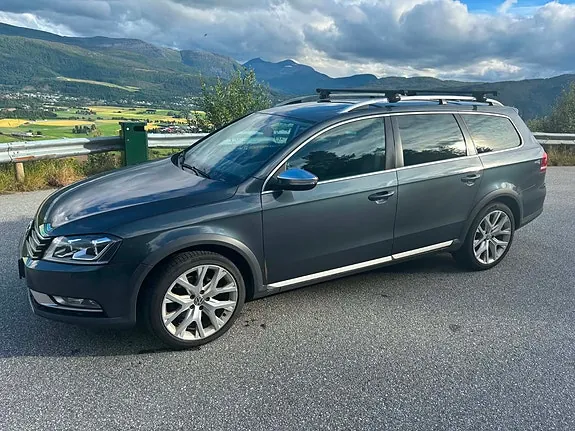 Volkswagen Passat 2012 photo 5