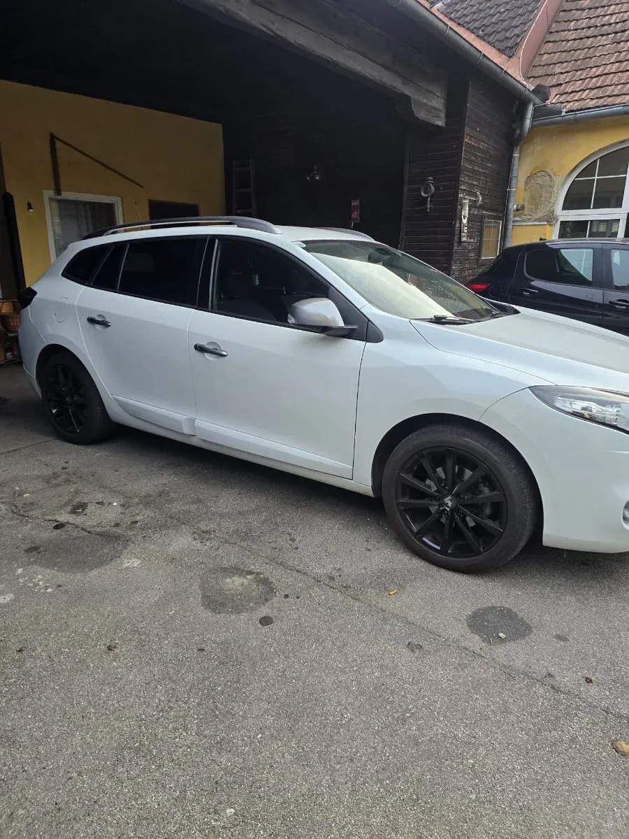Renault Megane 2013 photo 2