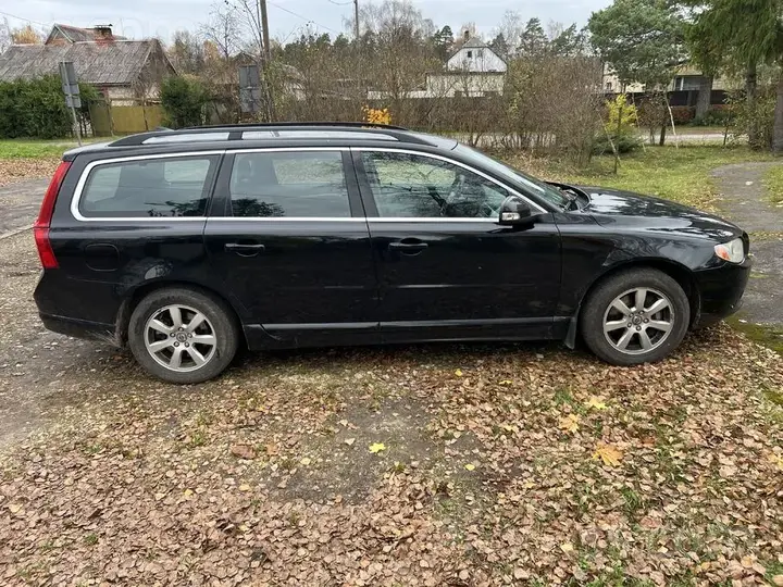 Volvo V70 2010 photo 4