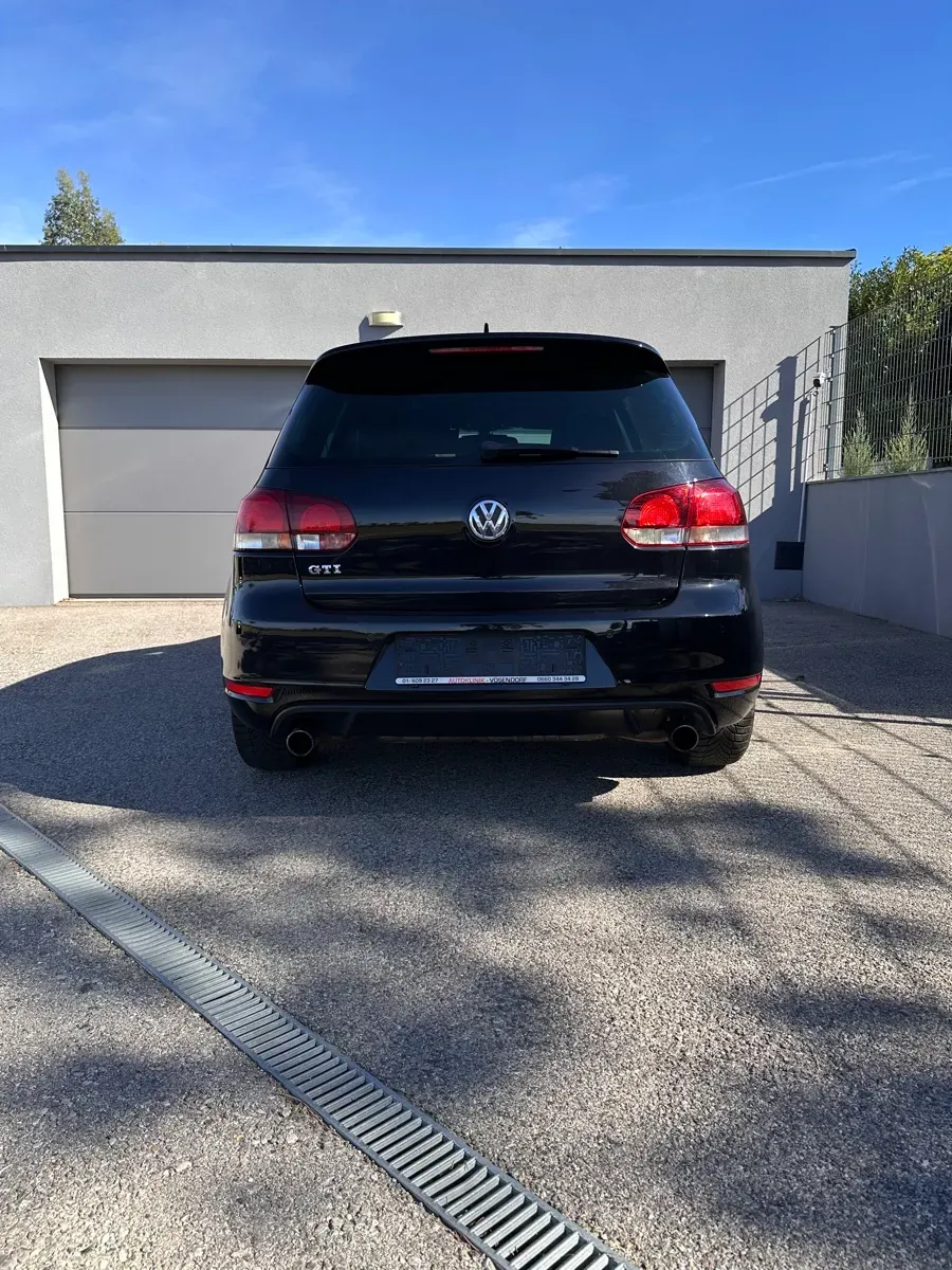 Volkswagen Golf 2009 photo 2