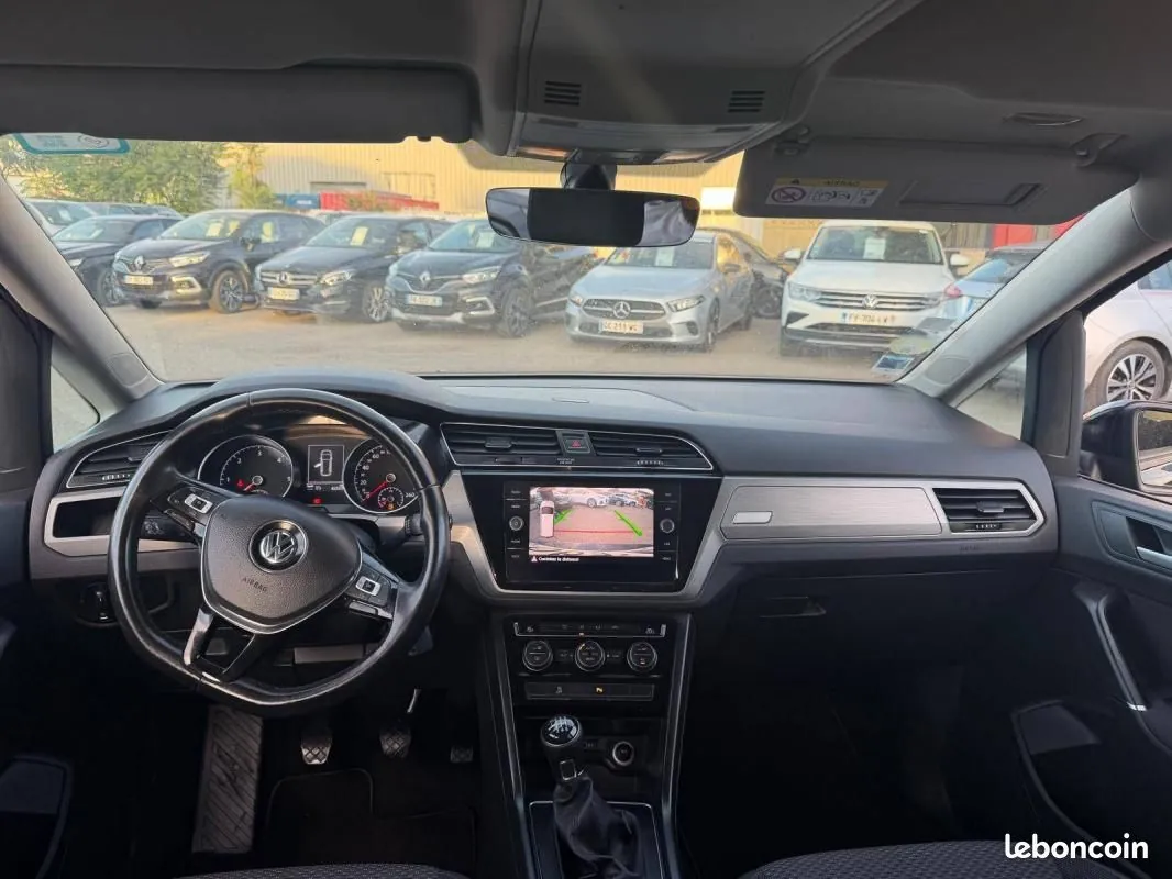 Volkswagen Touran 2017 photo 5