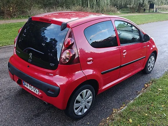 Peugeot 107 2012 photo 3