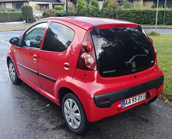 Peugeot 107 2012 photo 4
