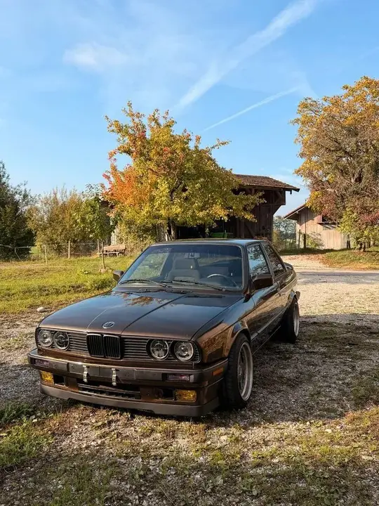 BMW E30