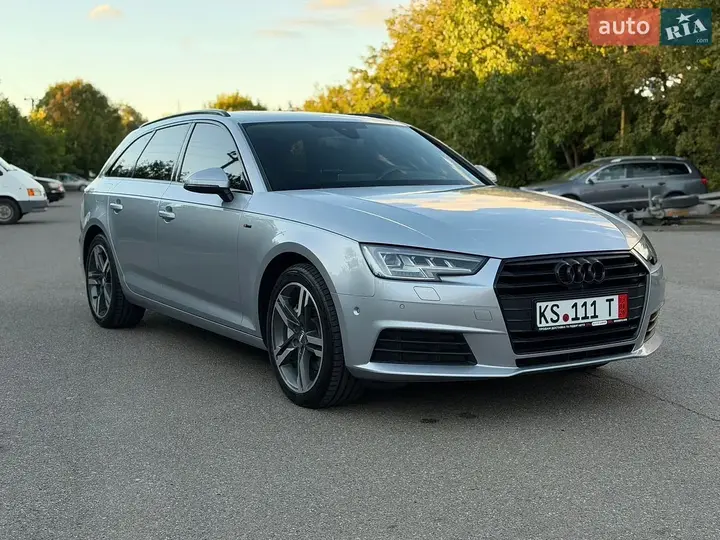 Audi A4 2018 photo 2