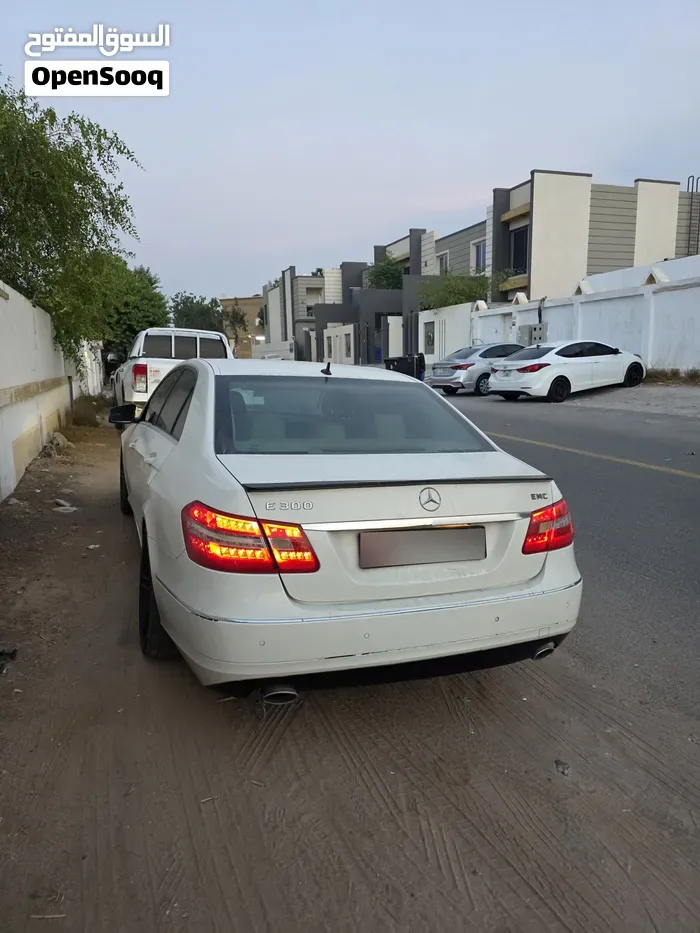 Mercedes-Benz E 300 2011 photo 3