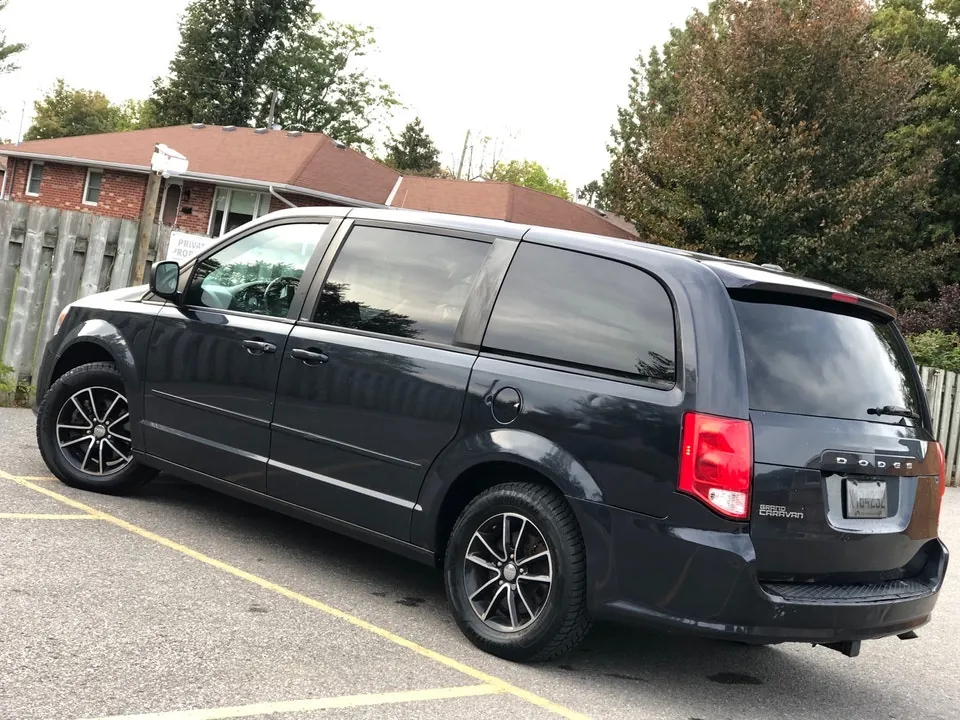 Dodge Grand Caravan 2015 photo 3