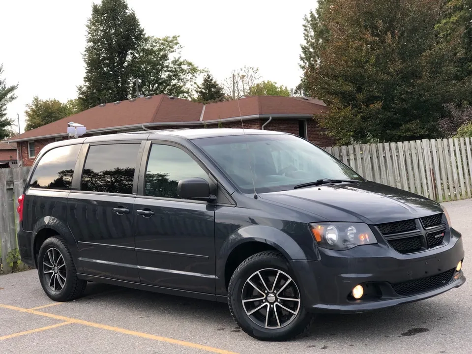 Dodge Grand Caravan 2015 photo 2