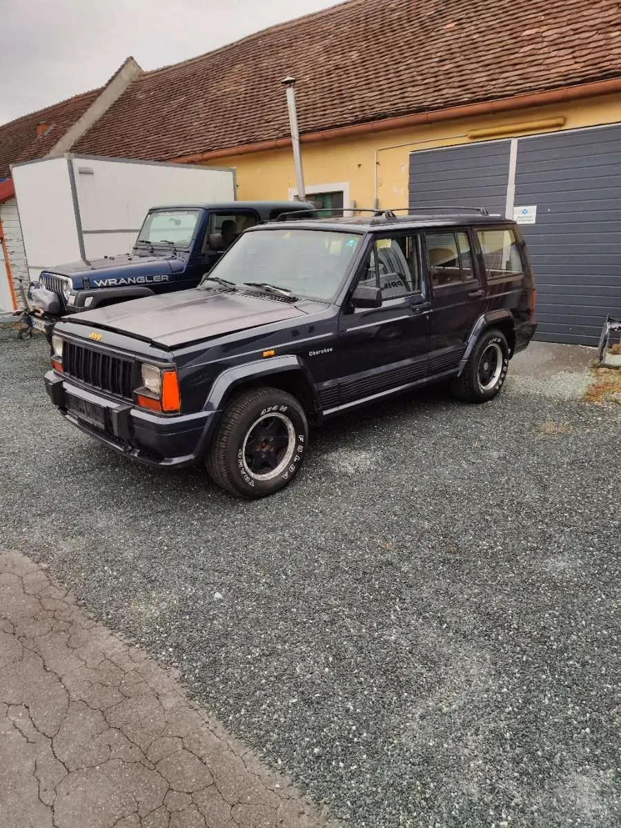 Jeep Cherokee 1992 photo 2