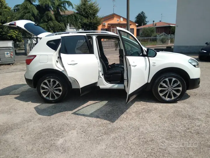 Nissan Qashqai 2010 photo 2