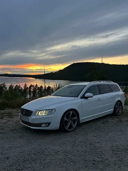 Volvo V70 2015 photo 2